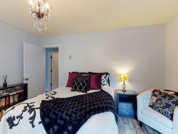 Avon Condo 952744