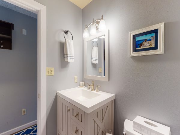 Avon Condo 952744
