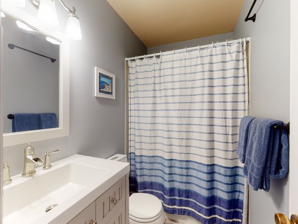 Avon Condo 952744