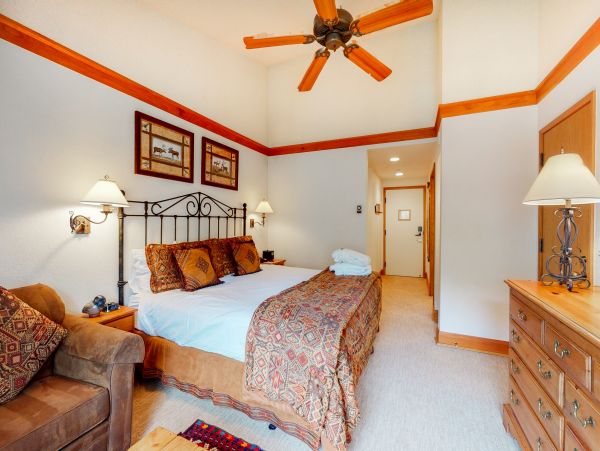 Beaver Creek Bachelor Gulch Condo 952770