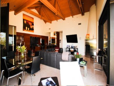 Two Bedroom Vacation Home with Private Spa and Amazing Views
