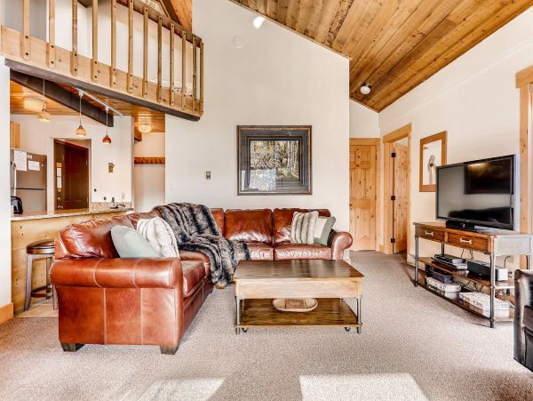 Ski In Ski Out Sleeps 10 in Breckenridge