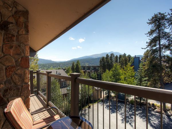 Ski In Ski Out Sleeps 10 in Breckenridge