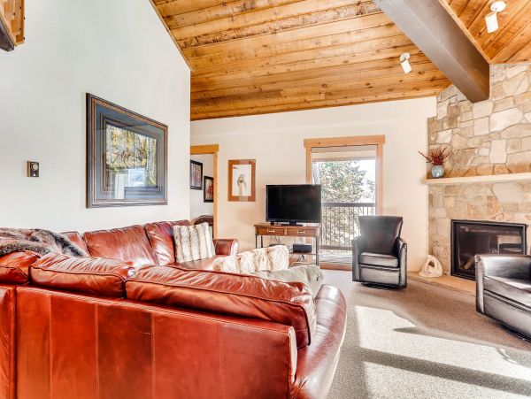 Ski In Ski Out Sleeps 10 in Breckenridge