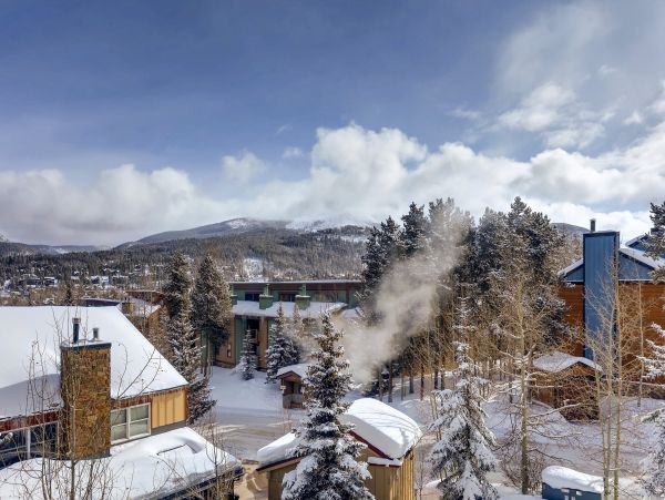Ski In Ski Out Sleeps 10 in Breckenridge