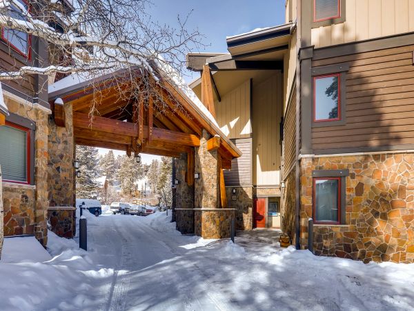 Ski In Ski Out Sleeps 10 in Breckenridge