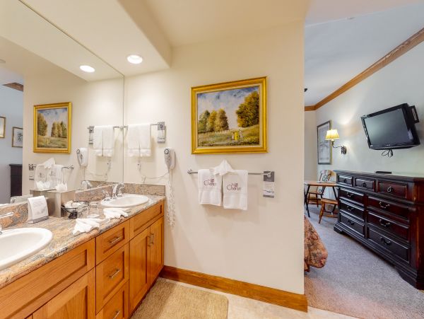 Beaver Creek Bachelor Gulch Condo 952812