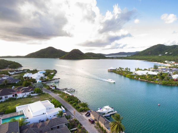 Four Bedroom Antigua Vacation Villa on the Beach Sleeps 8