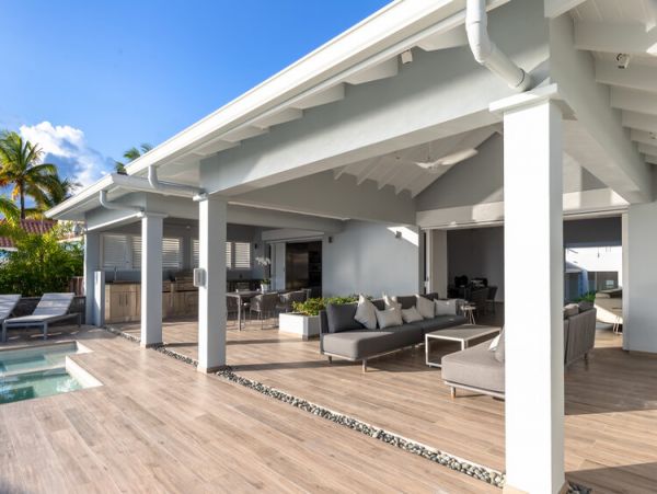 Four Bedroom Antigua Vacation Villa on the Beach Sleeps 8