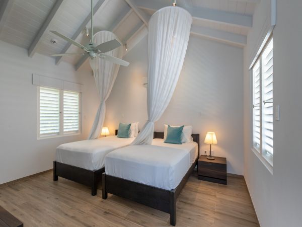 Four Bedroom Antigua Vacation Villa on the Beach Sleeps 8