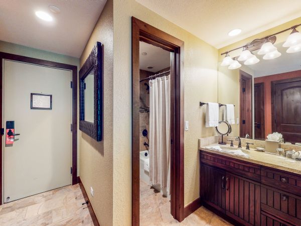 Beaver Creek Bachelor Gulch Condo 952821