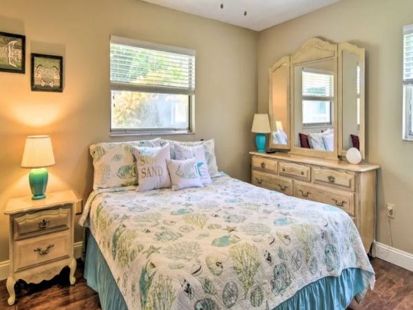 Two Bedroom Bradenton Vacation Home Sleeps 6 Guests