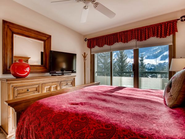 Ski-in Ski-out Three Bedroom Vacation Condo in Beaver Creek