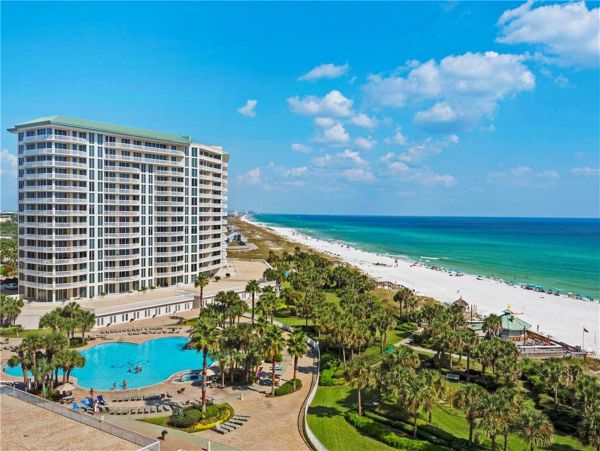 Gulf Front Three Bedroom Vacation Condo in Destin on Beach