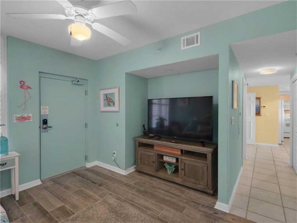 Gulf Front Three Bedroom Vacation Condo in Destin on Beach