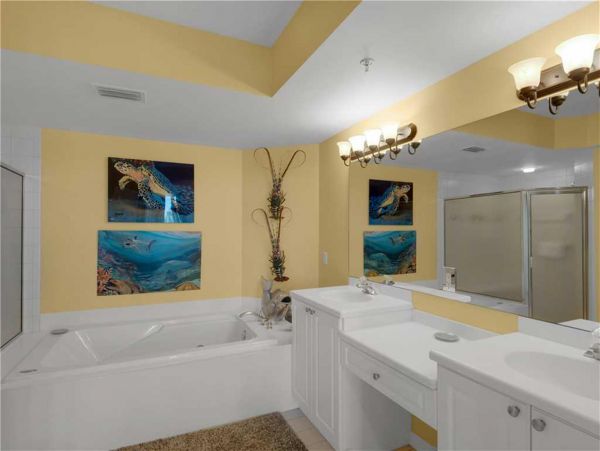 Gulf Front Three Bedroom Vacation Condo in Destin on Beach