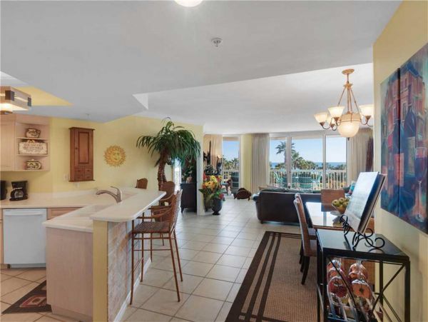 Gulf Front Three Bedroom Vacation Condo in Destin on Beach