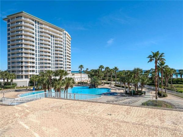 Gulf Front Three Bedroom Vacation Condo in Destin on Beach