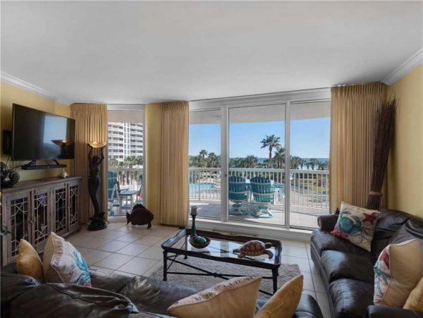 Gulf Front Three Bedroom Vacation Condo in Destin on Beach