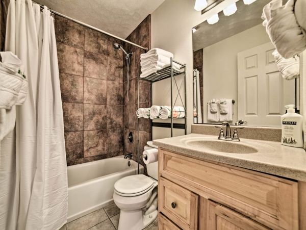 Kihei Two Bedroom Vacation Condo Short Walk to Beach