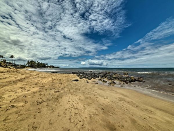 Kihei Two Bedroom Vacation Condo Short Walk to Beach