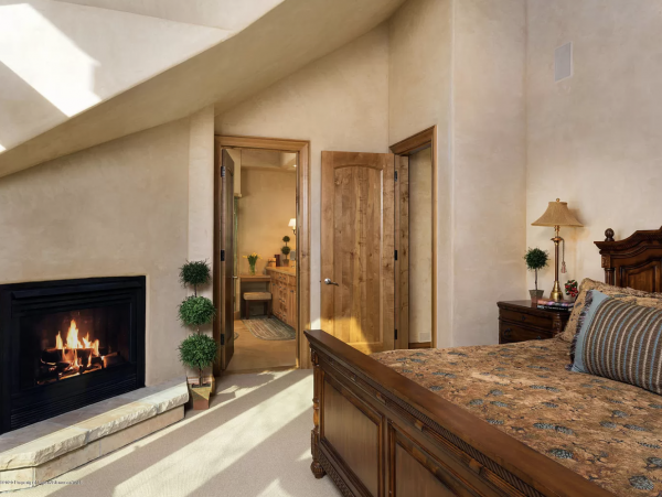 Ski in Ski Out Snowmass Town Home