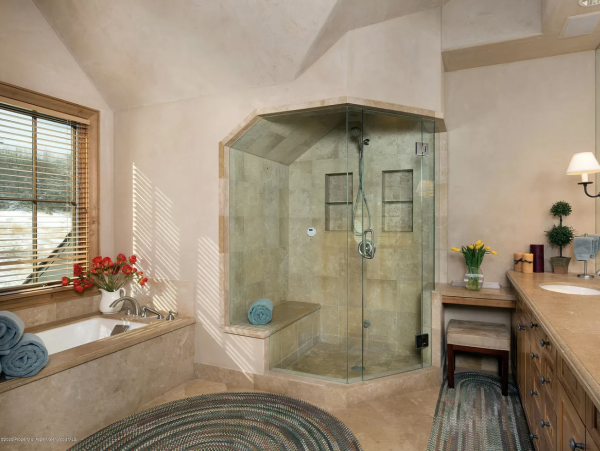 Ski in Ski Out Snowmass Town Home