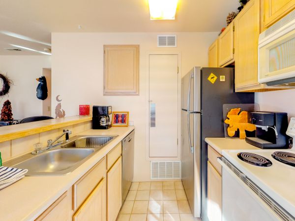 Avon Condo 953212