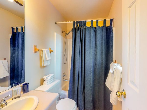 Avon Condo 953212
