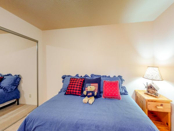 Avon Condo 953212
