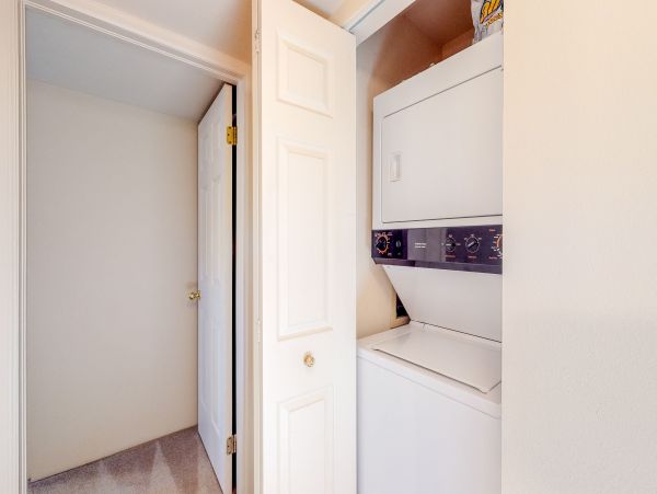 Avon Condo 953212