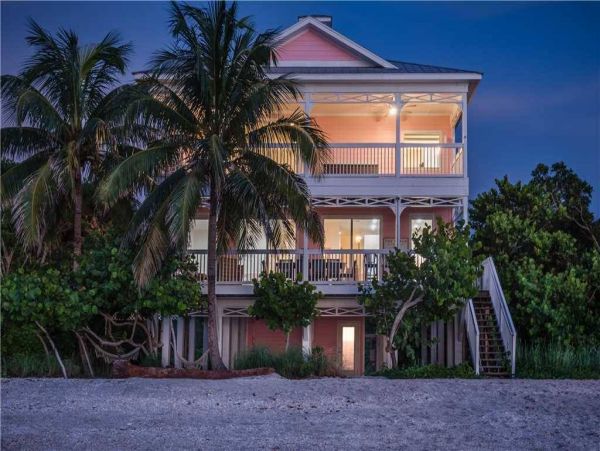 Tropical Island Retreat with Breathtaking Gulf Views on North Captiva Island