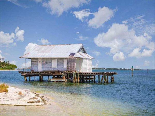 Tropical Island Retreat with Breathtaking Gulf Views on North Captiva Island