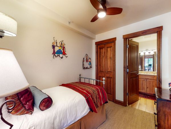 Vail Lionshead Condo 953236