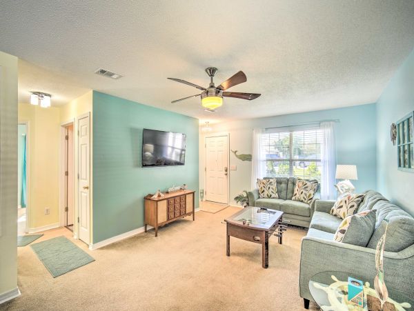 Charming 3 Bedroom Home in Pensacola with Private Pool