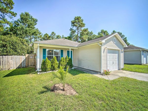 Charming 3 Bedroom Home in Pensacola with Private Pool