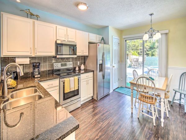 Charming 3 Bedroom Home in Pensacola with Private Pool