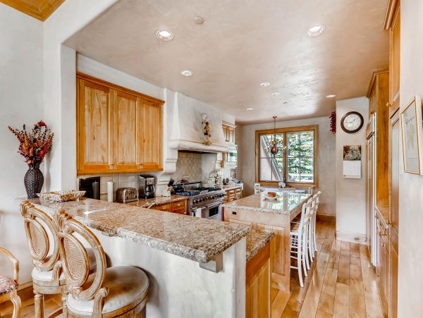 Luxurious Snowmass Ski/in - Ski/out Townhome
