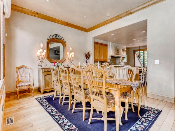 Luxurious Snowmass Ski/in - Ski/out Townhome