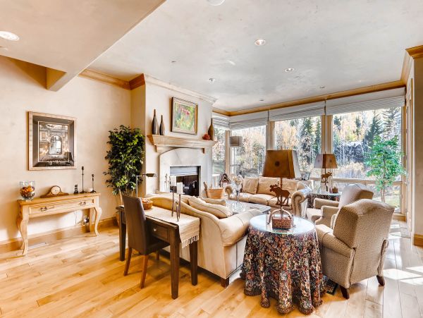 Luxurious Snowmass Ski/in - Ski/out Townhome