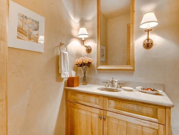 Luxurious Snowmass Ski/in - Ski/out Townhome