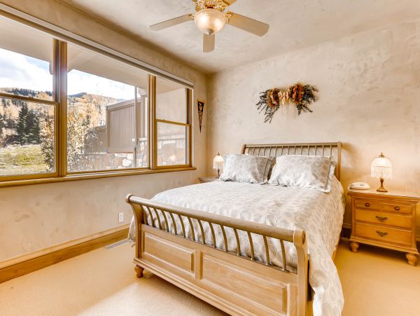 Luxurious Snowmass Ski/in - Ski/out Townhome