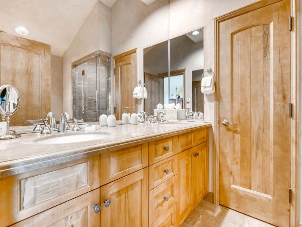 Luxurious Snowmass Ski/in - Ski/out Townhome