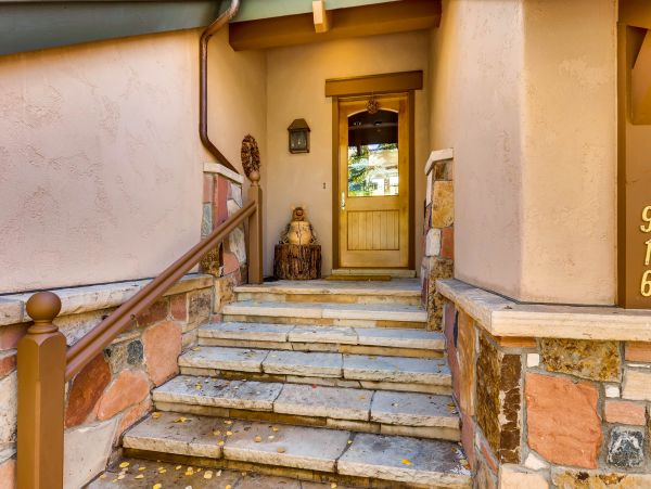 Luxurious Snowmass Ski/in - Ski/out Townhome