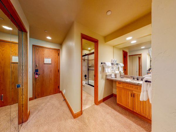 Beaver Creek Bachelor Gulch Condo 953301