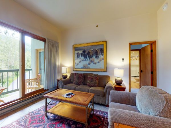 Two Bedroom Vacation Condo in Beaver Creek Ski in - Ski out