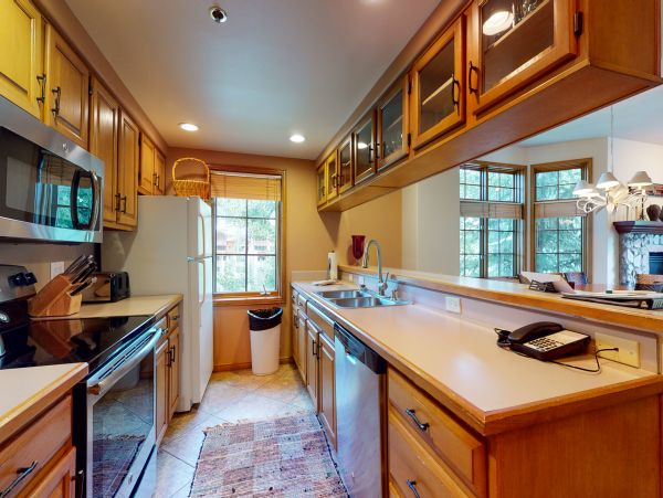 Two Bedroom Vacation Condo in Beaver Creek Ski in - Ski out