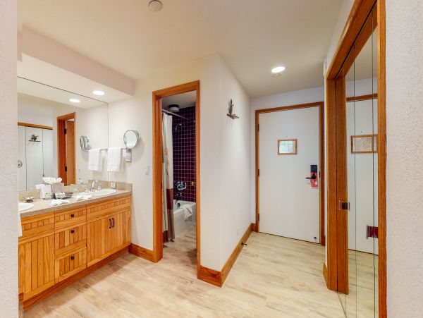 Beaver Creek Bachelor Gulch Condo 953325