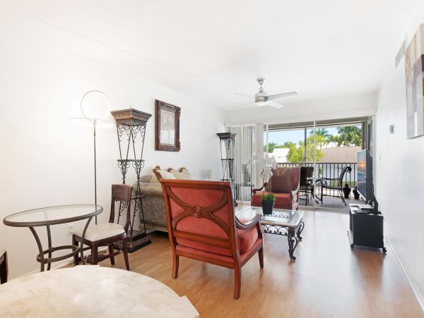 Walk to Beach Naples Vacation Condo Two Bedrooms Sleeps Six