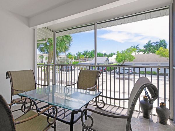 Walk to Beach Naples Vacation Condo Two Bedrooms Sleeps Six